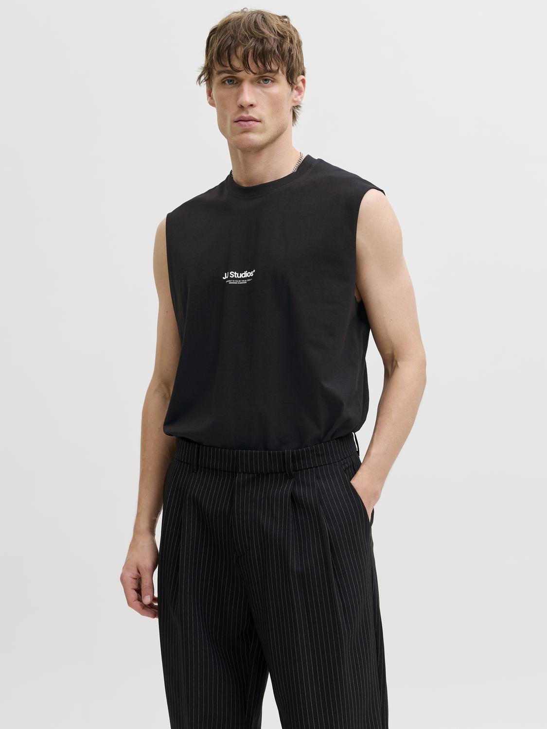 model_shot-front